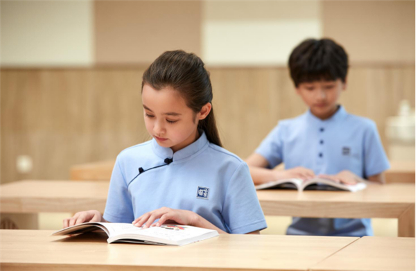 以投降为切入点，打造行走的校园好意思学标记