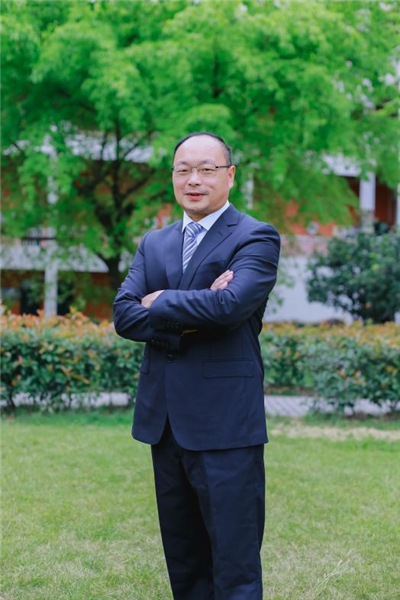 “新课标”执行，如何管待课程优化挑战？——《老师三东说念主谈》线上圆桌论坛实录