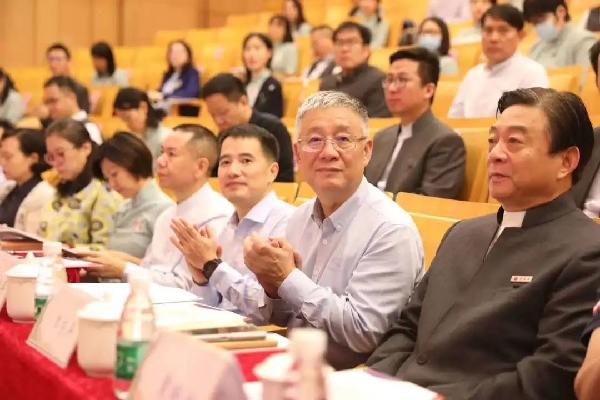 珠海容闳学校首个国家级课题举办开题论证会