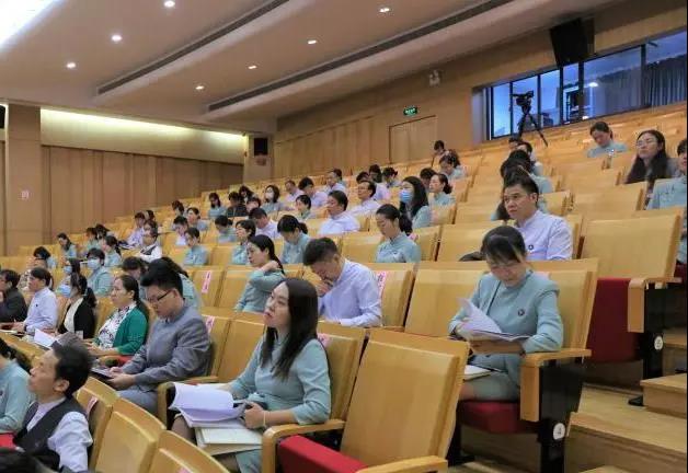 珠海容闳学校首个国家级课题举办开题论证会