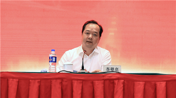打造教师校本培训研修广东模式——广东省中小学教师校本研修示范学校和示范培育学校授牌仪式暨交流活动举行