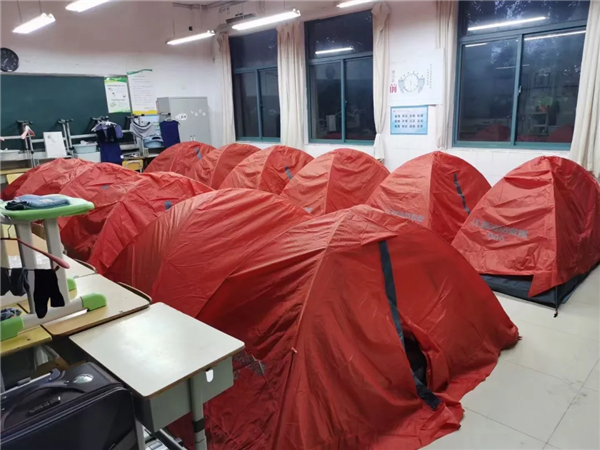 你们支援郑州,我们保障你们——郑州市第八十八中学服务支援郑州抗洪抢险人员纪实 你们支援郑州,我们保障你们——郑州市第八十八中学服务支援郑州抗洪抢险人员纪实