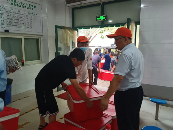 你们支援郑州,我们保障你们——郑州市第八十八中学服务支援郑州抗洪抢险人员纪实 你们支援郑州,我们保障你们——郑州市第八十八中学服务支援郑州抗洪抢险人员纪实