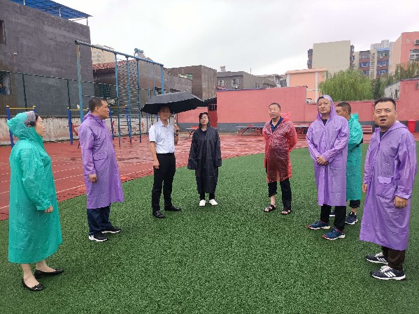 暴雨中，巩义教育人的“冲锋”与坚守——巩义教育系统防汛护校纪实