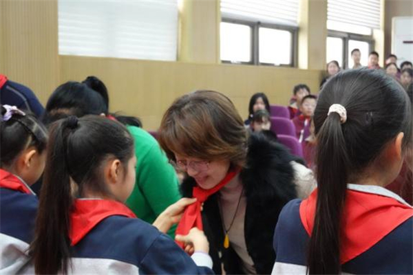 听英雄故事 传爱国精神——首都师范大学附属花园小学开展思政讲堂活动