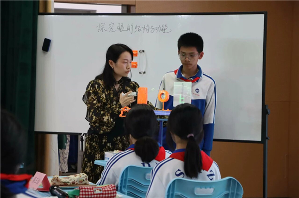 从智能教研到校园安防，这所学校把AI用在了“育人”刀刃上