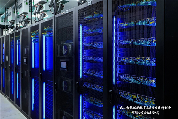 从“算力底座”到“育人范式”：上海交大×华为引领AI时代高等教育生态变革