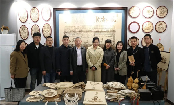 铁笔烙乡土美育润童心——重庆市巫溪县城厢小学以非遗烙画深耕乡村美育新实践