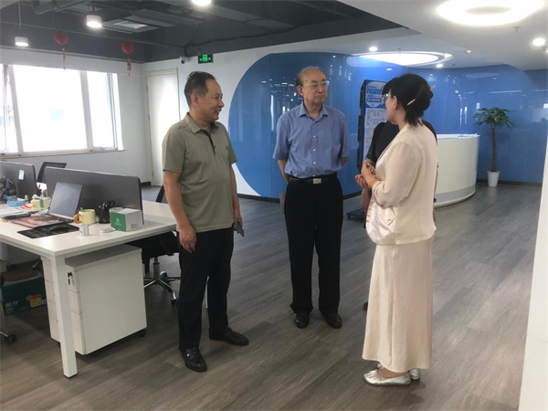 聚焦职教数字化安全转型 行业专家调研校园本地AI落地实践路径