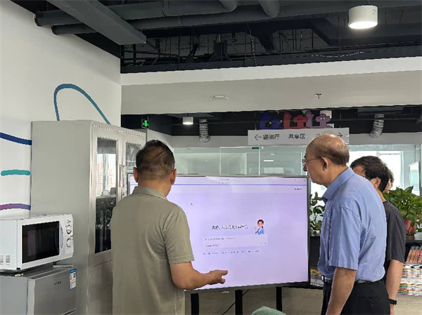 聚焦职教数字化安全转型 行业专家调研校园本地AI落地实践路径