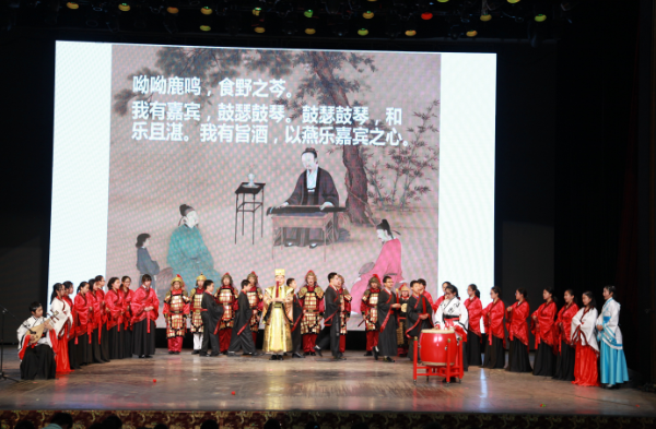 人大附中朝阳学校迎新年文艺展演举行